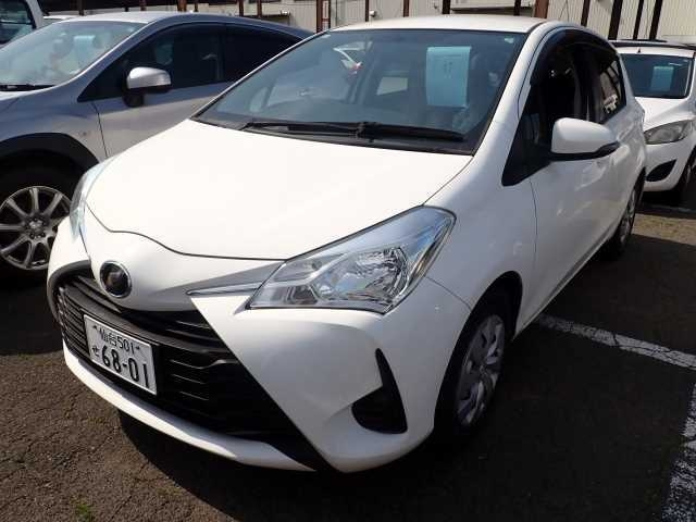 TOYOTA VITZ 2017