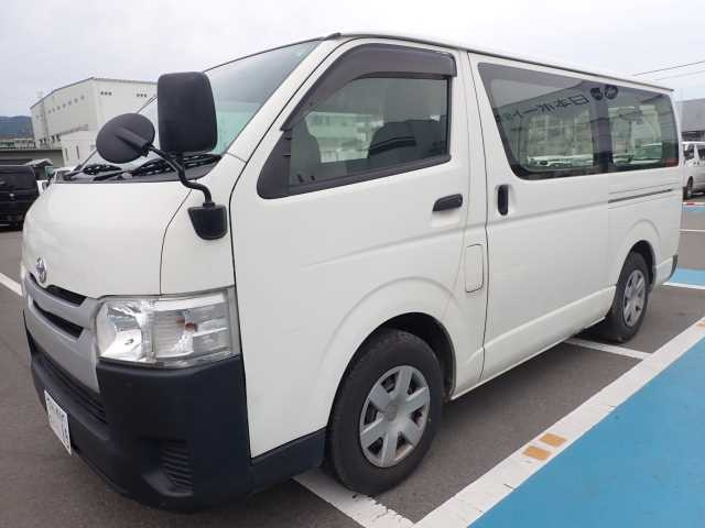 TOYOTA HIACE VAN 2015
