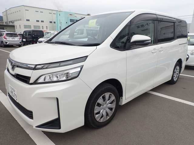 TOYOTA VOXY 2018
