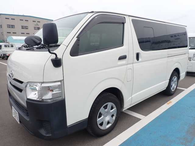 TOYOTA HIACE VAN 2017