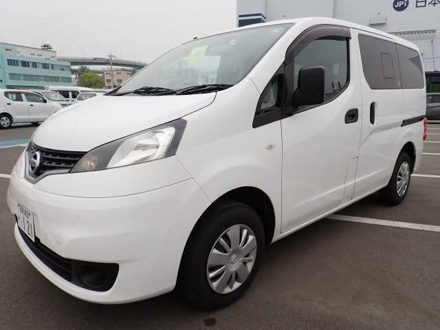 NISSAN NV200 2019