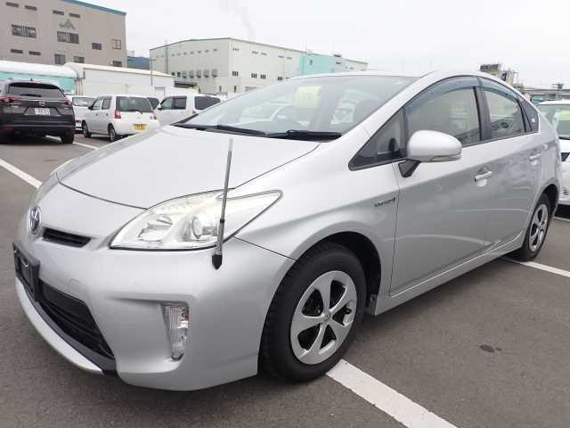 TOYOTA PRIUS 2016