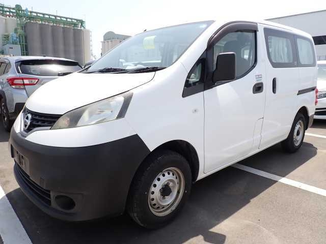 NISSAN NV200 2018