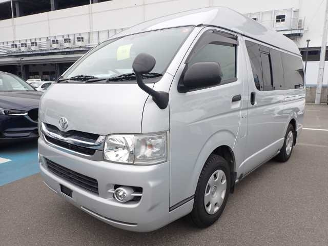 TOYOTA HIACE VAN 2009