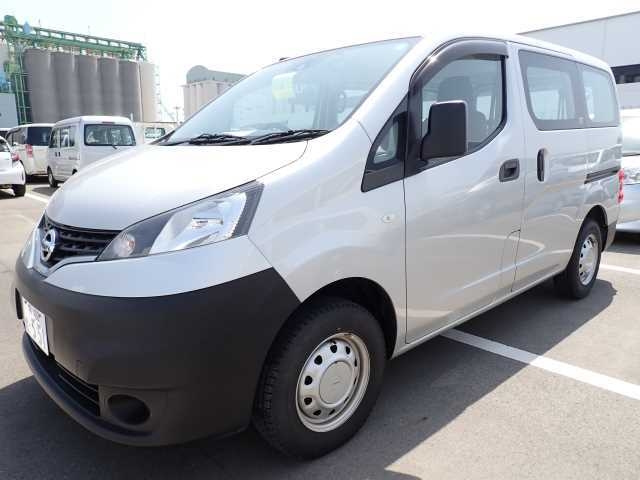 NISSAN NV200 2020