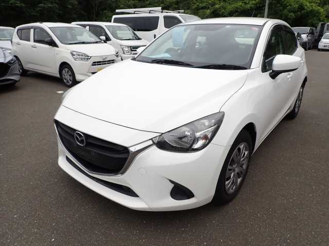 MAZDA DEMIO 2016
