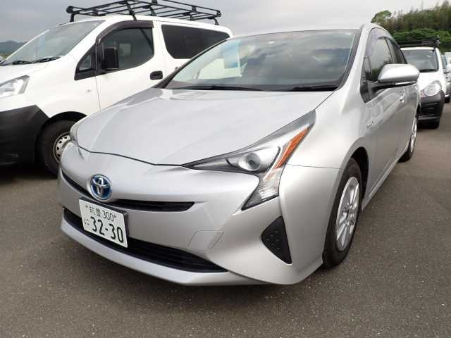 TOYOTA PRIUS 2018