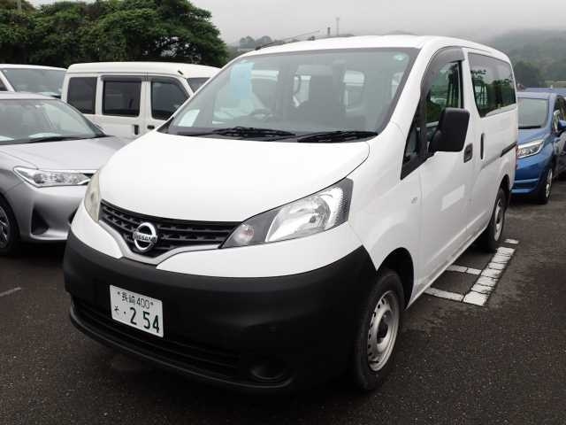 NISSAN NV200 2019