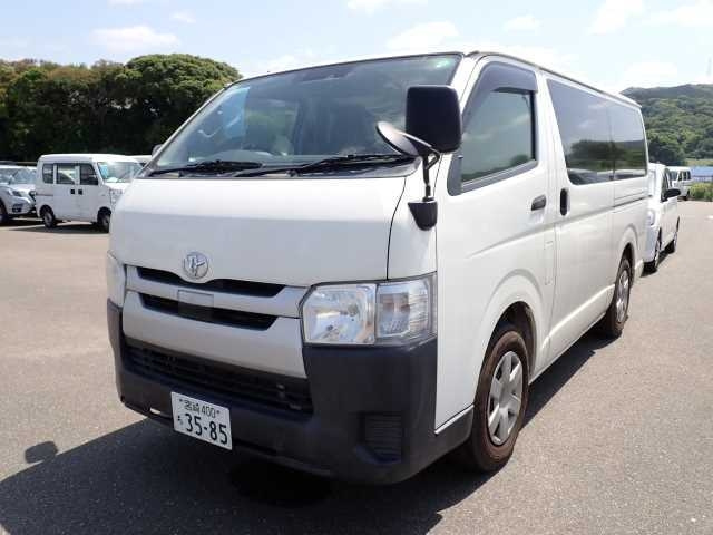 TOYOTA HIACE VAN 2019