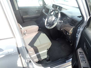 TOYOTA ROOMY 2021