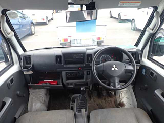 MITSUBISHI MINICAB VAN 2011