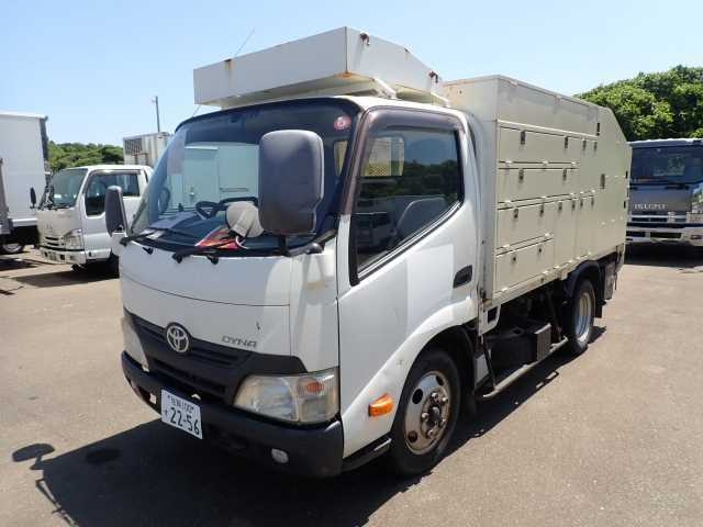 TOYOTA DYNA 2013