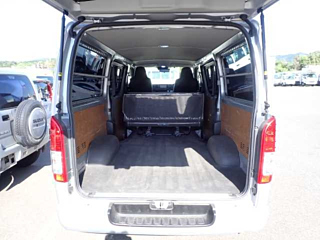 TOYOTA HIACE VAN 2021