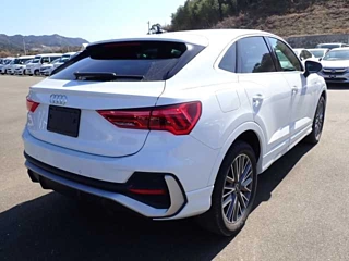 AUDI Q3 2021