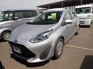 TOYOTA AQUA 2019