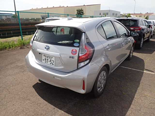 TOYOTA AQUA 2019
