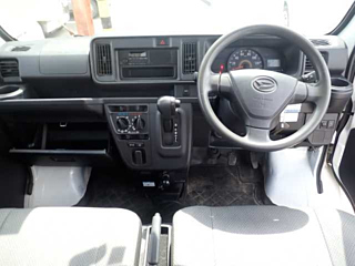DAIHATSU HIJET VAN 2019