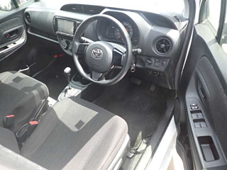 TOYOTA VITZ 2019