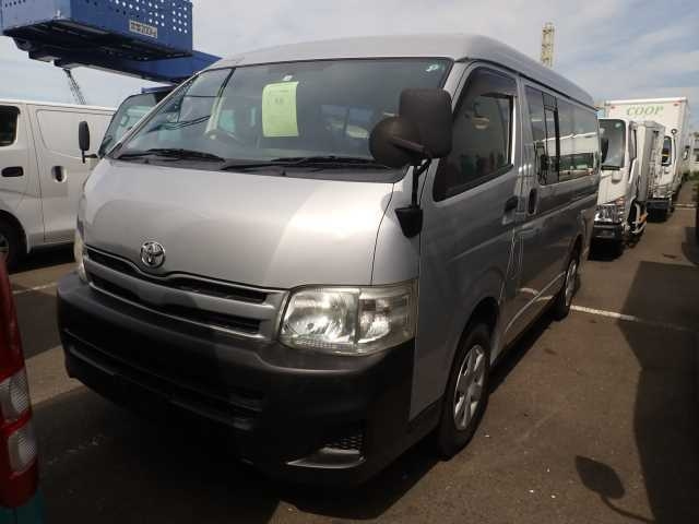 TOYOTA HIACE 2012