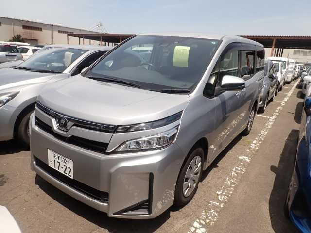 TOYOTA VOXY 2020