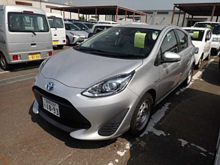 TOYOTA AQUA 2019
