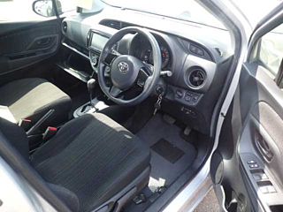 TOYOTA VITZ 2020