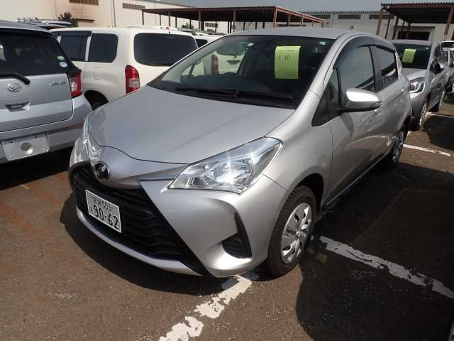 TOYOTA VITZ 2020