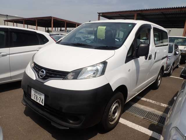 NISSAN NV200 2019