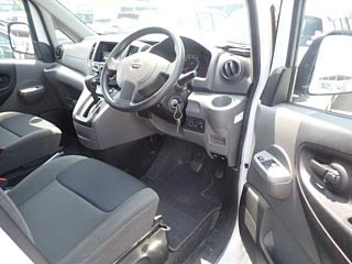 NISSAN NV200 2019