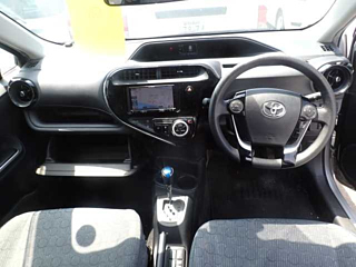 TOYOTA AQUA 2019