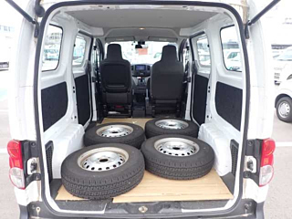NISSAN NV200 2020