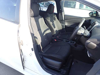 TOYOTA PRIUS 2018