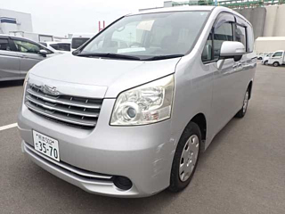 TOYOTA NOAH 2009