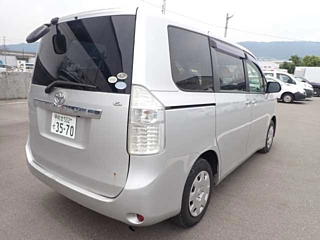 TOYOTA NOAH 2009