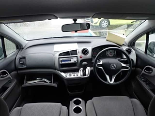 HONDA STREAM 2010