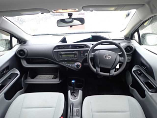 TOYOTA AQUA 2013