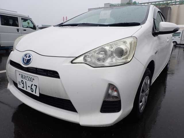 TOYOTA AQUA 2013