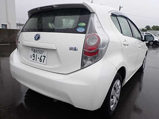 TOYOTA AQUA 2013