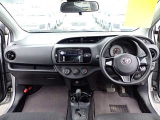 TOYOTA VITZ 2018