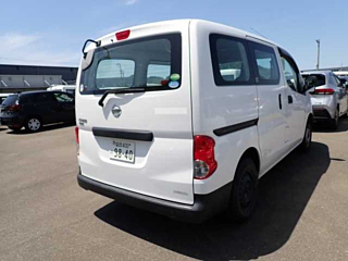 NISSAN NV200 2013