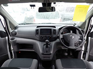 NISSAN NV200 2020