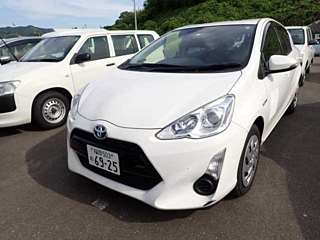 TOYOTA AQUA 2016