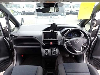 TOYOTA NOAH 2020