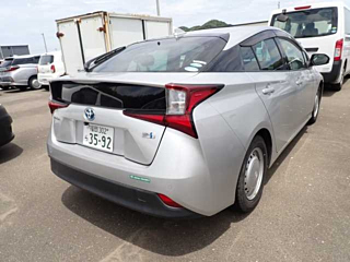 TOYOTA PRIUS 2019