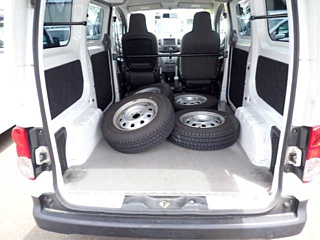 NISSAN NV200 2019