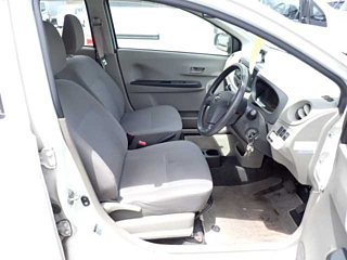 DAIHATSU MIRA E S 2013