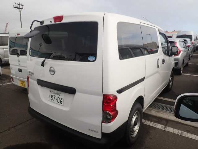 NISSAN NV200 2020