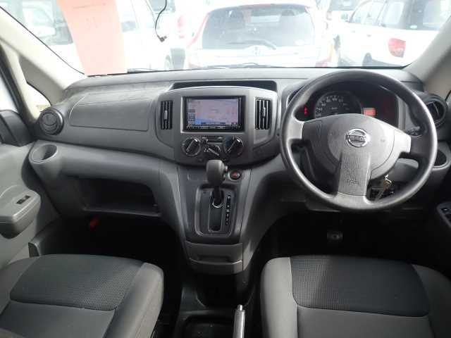 NISSAN NV200 2020