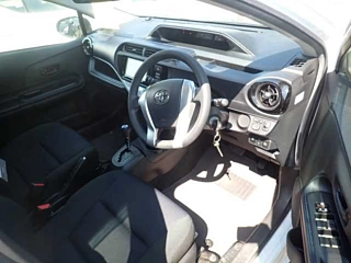 TOYOTA AQUA 2017