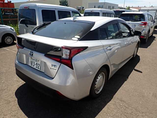 TOYOTA PRIUS 2020